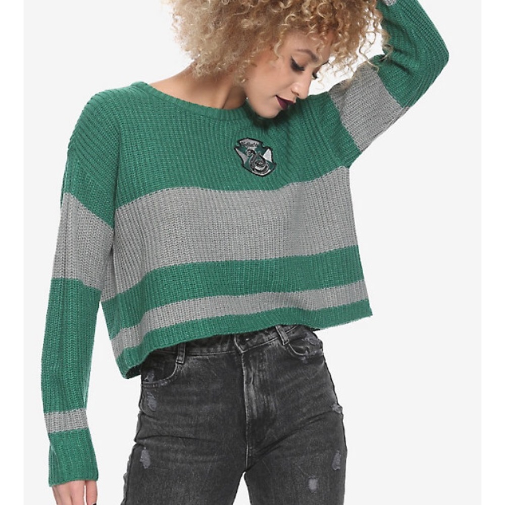 Slytherin crop sweater (Hot Topic)